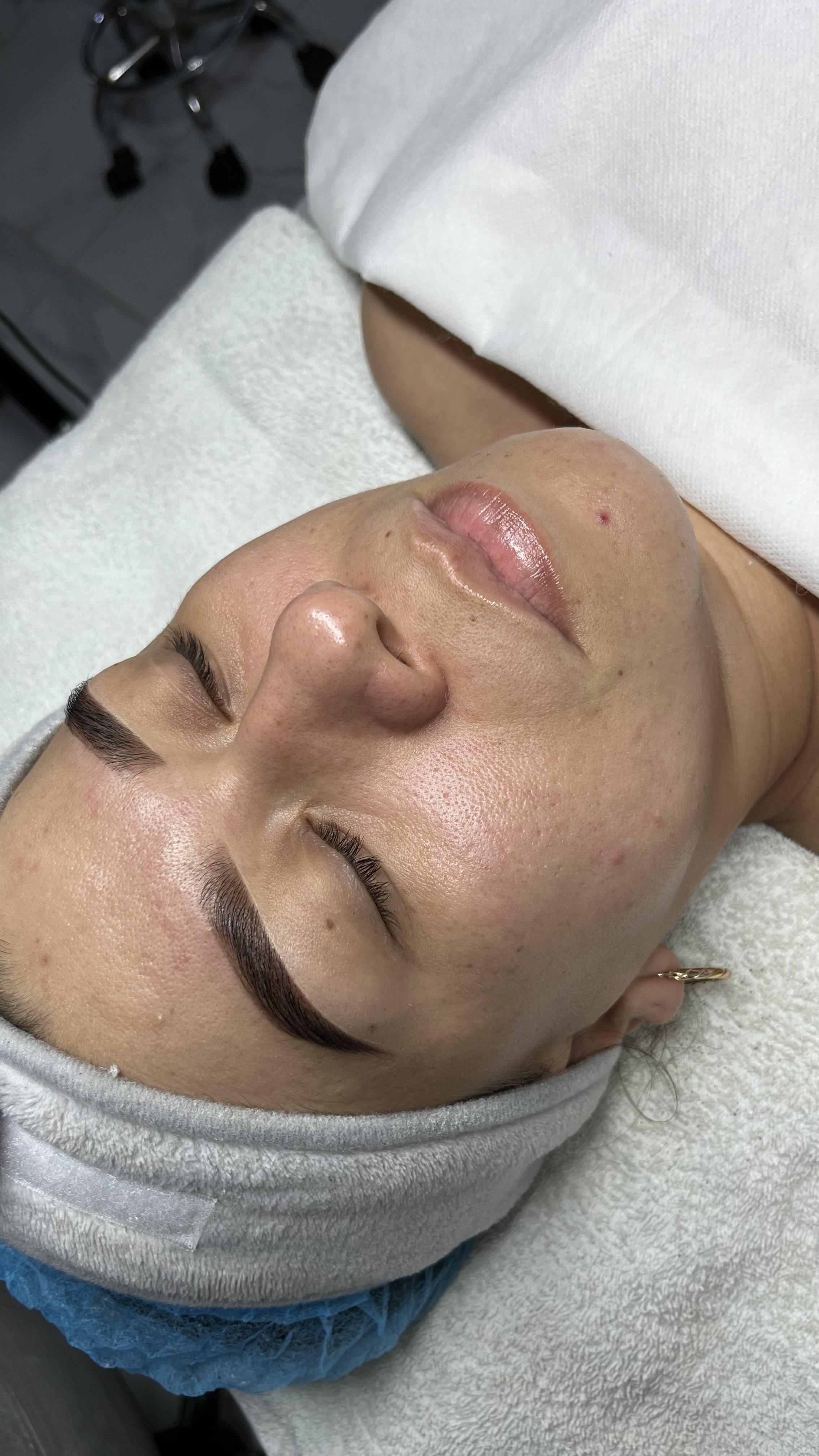 Foto del servicio DISEÑO DE CEJAS CON HENNA