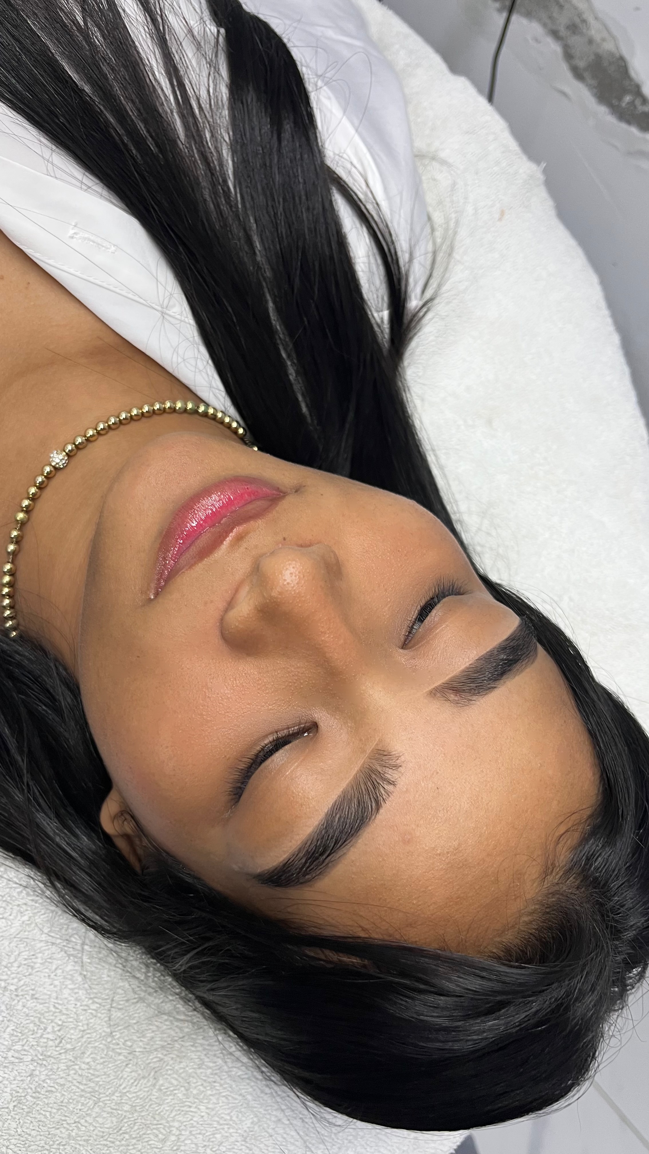 Foto del servicio DISEÑO DE CEJAS CON HENNA