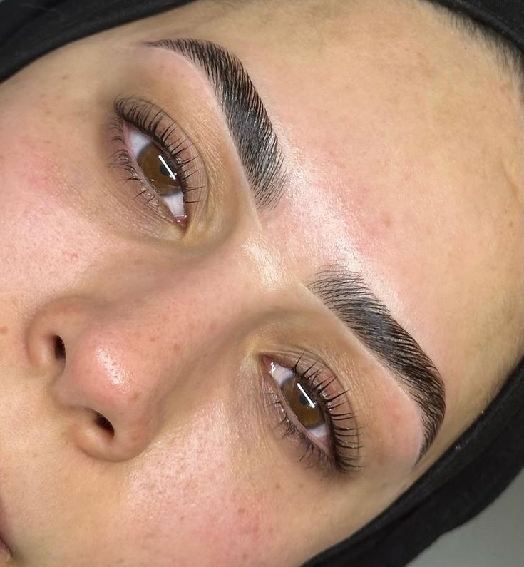 Foto del servicio Laminado de cejas
