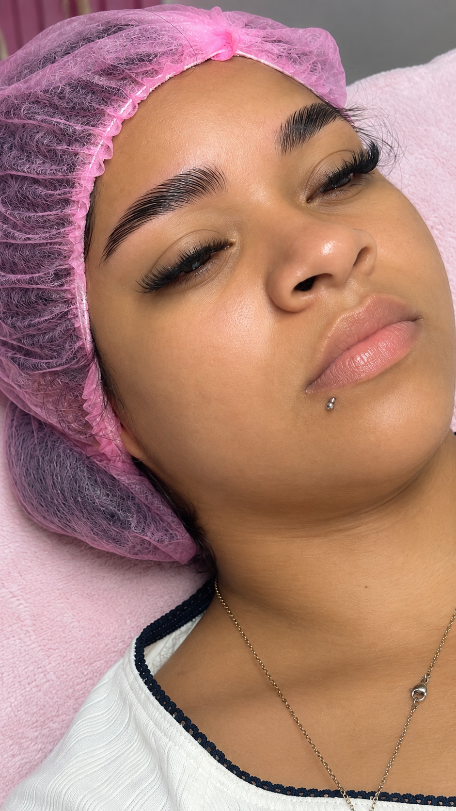 Foto del servicio Laminado de cejas