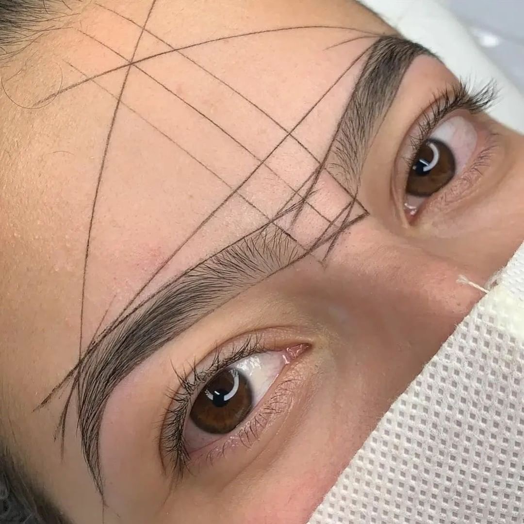 Foto del servicio Diseño de cejas en hilo