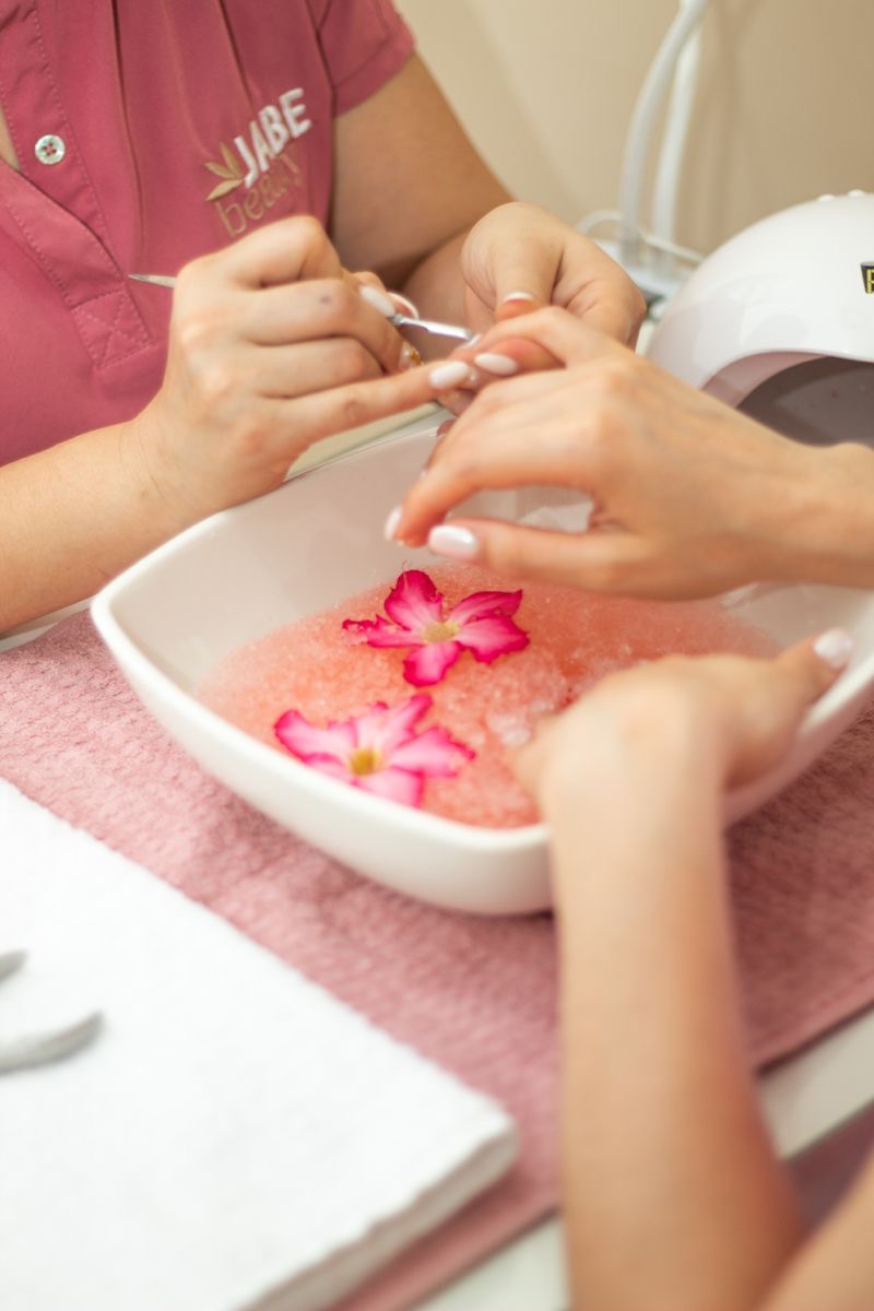Foto del servicio Pedicure & Manicure tradicional ✨