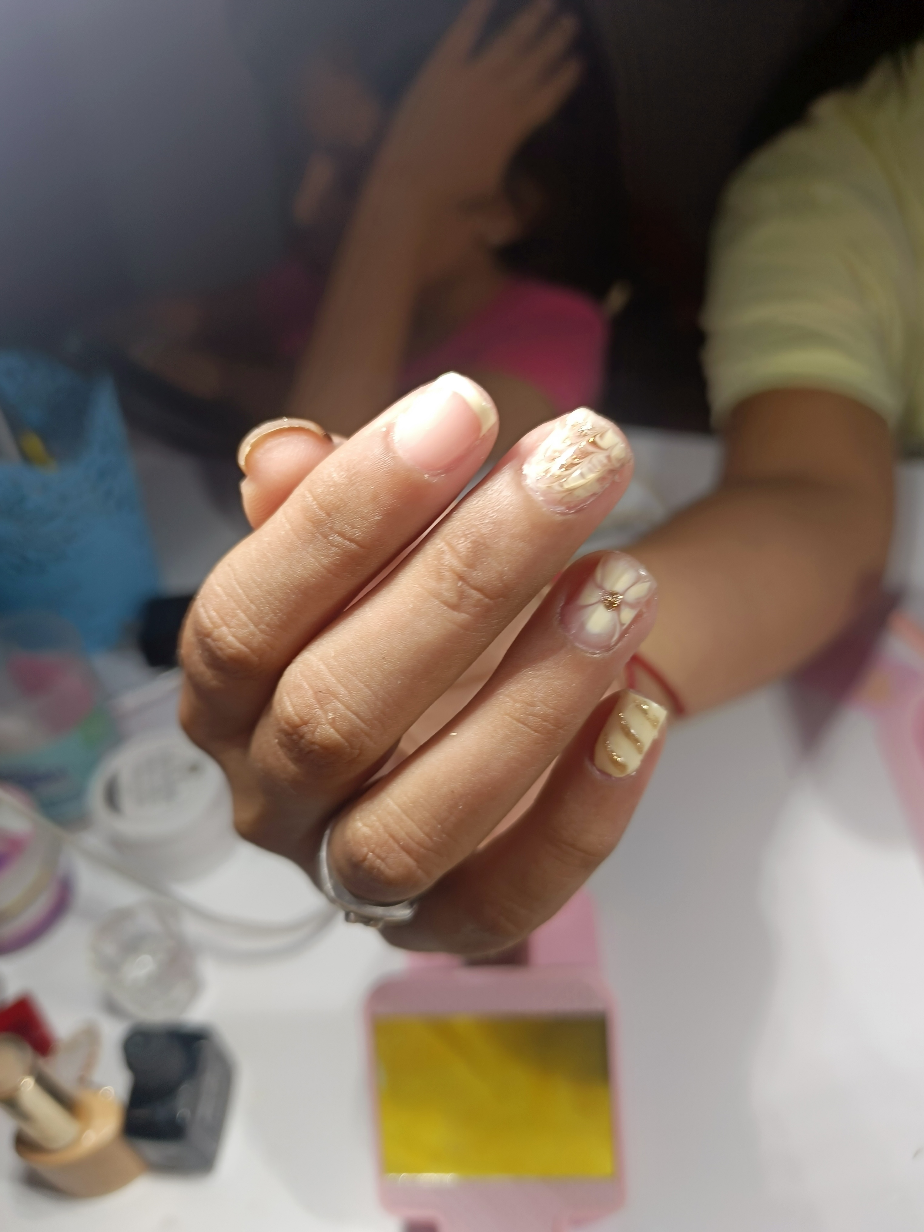 Foto del servicio Manicure semipermanente con nivelación