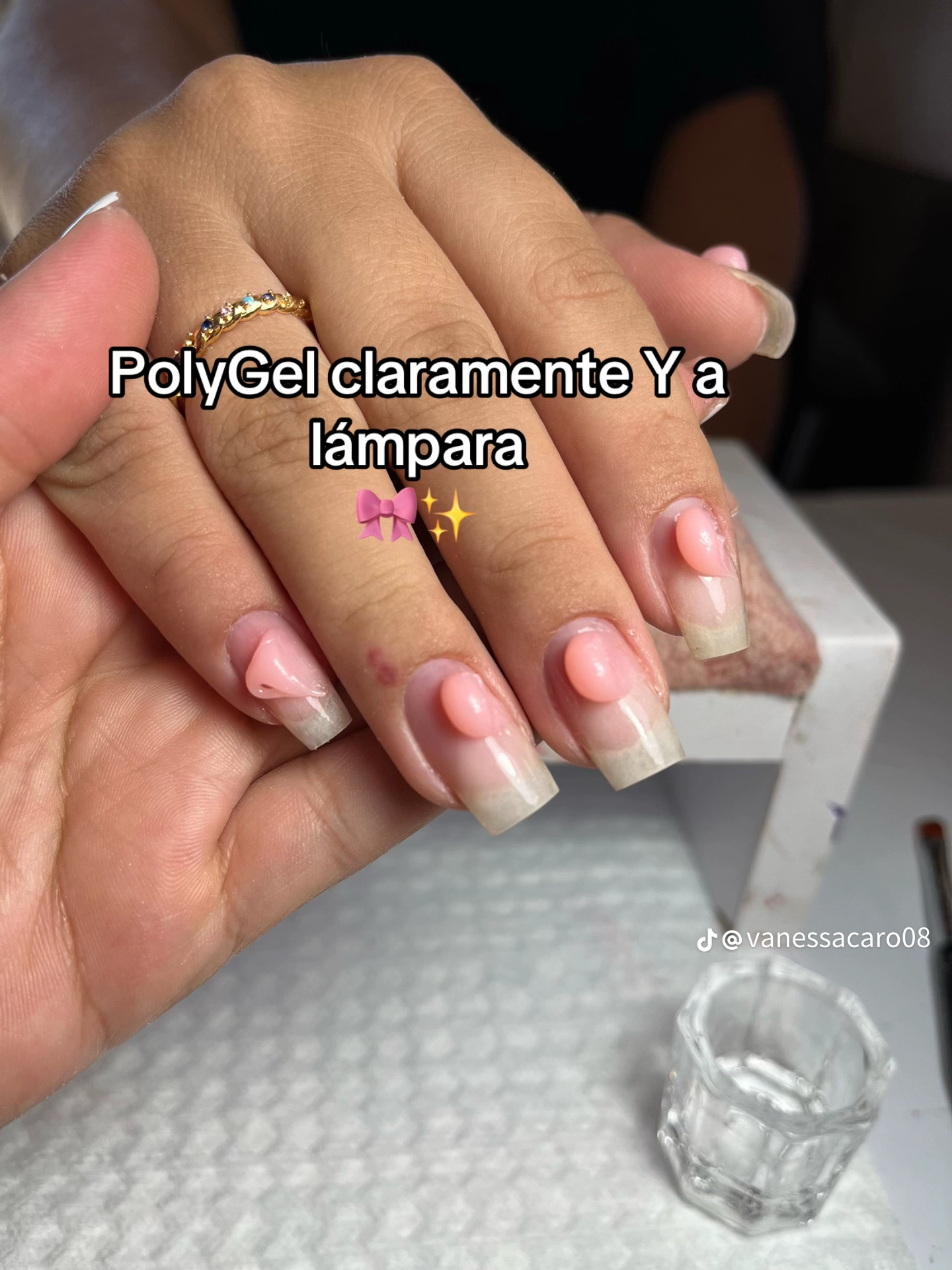 Foto del servicio Retoque polygel